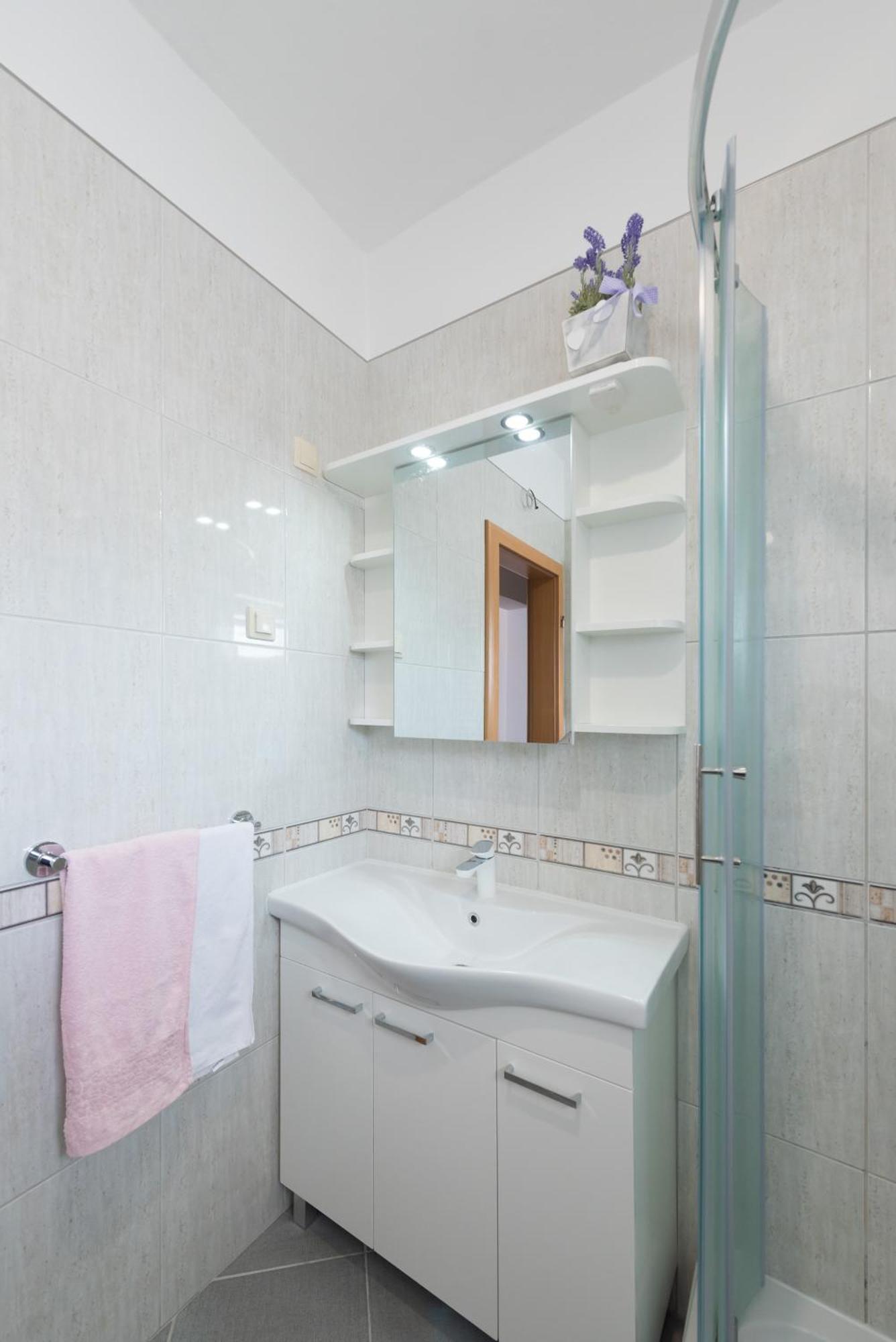 Apartment with 3 bedrooms&jacuzzi on rooftop Trogir Buitenkant foto