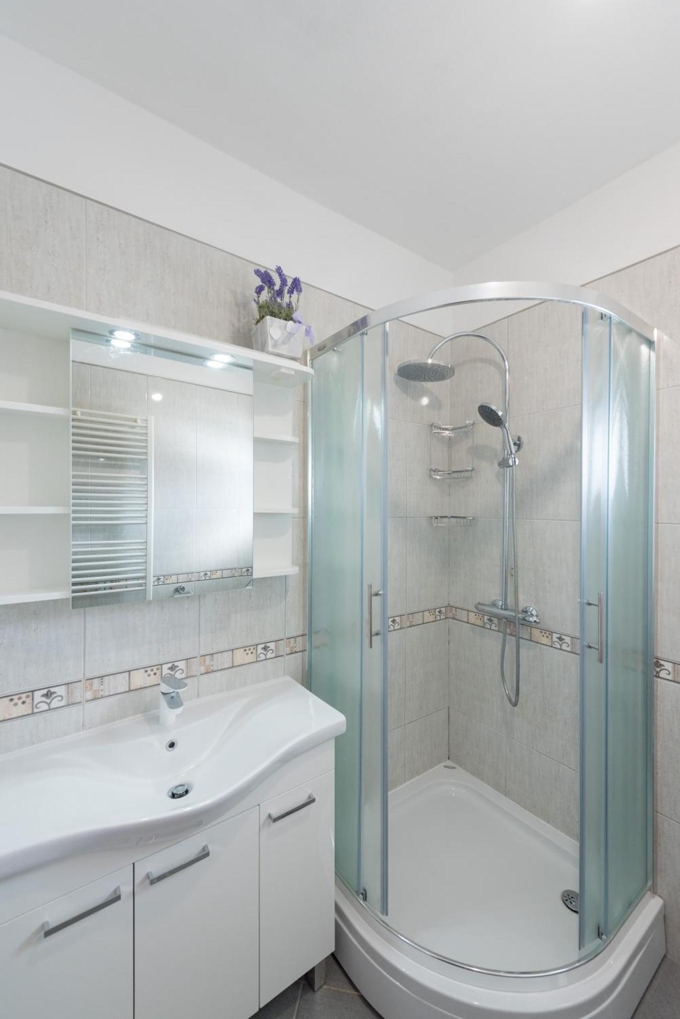 Apartment with 3 bedrooms&jacuzzi on rooftop Trogir Buitenkant foto