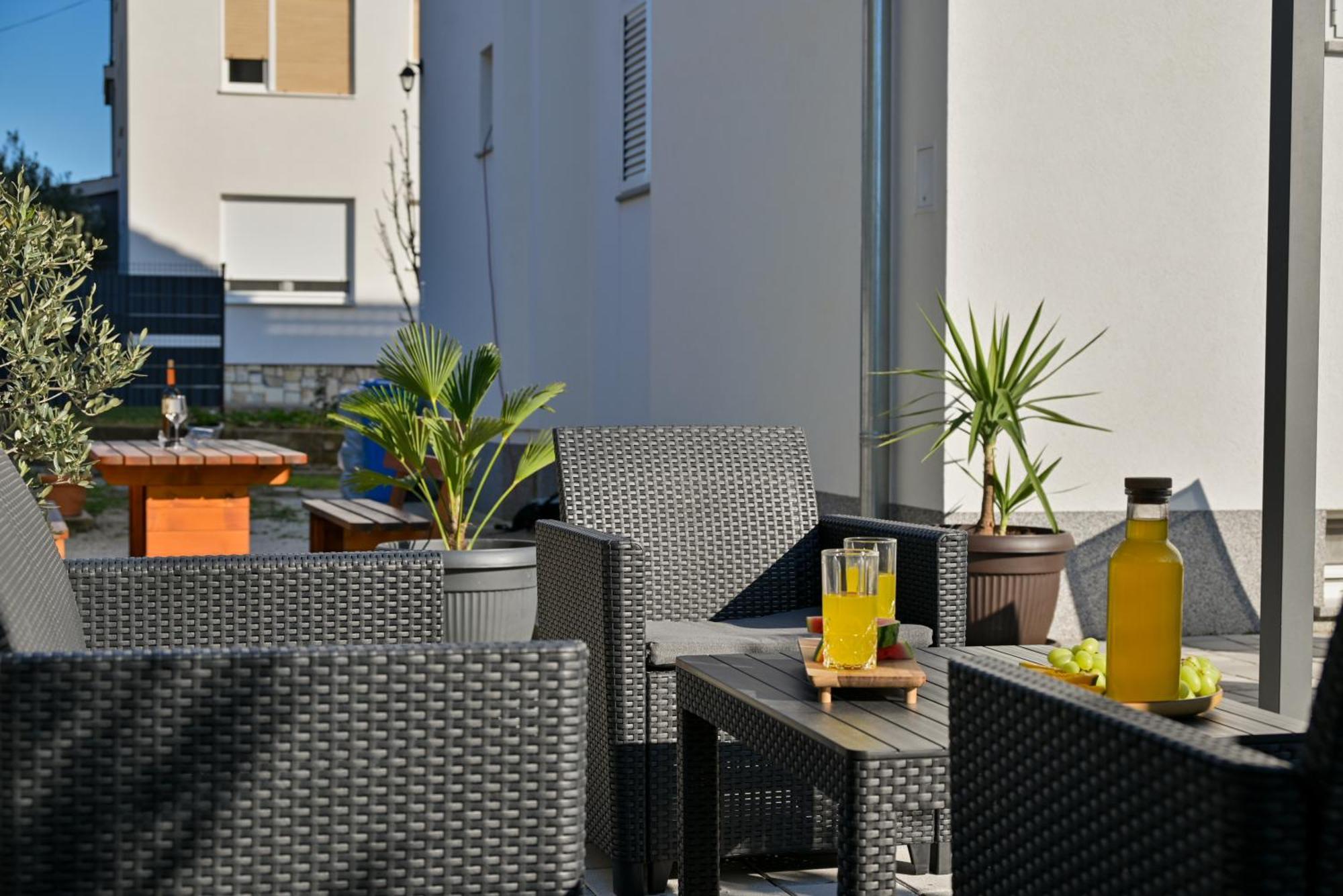 Apartment with 3 bedrooms&jacuzzi on rooftop Trogir Buitenkant foto