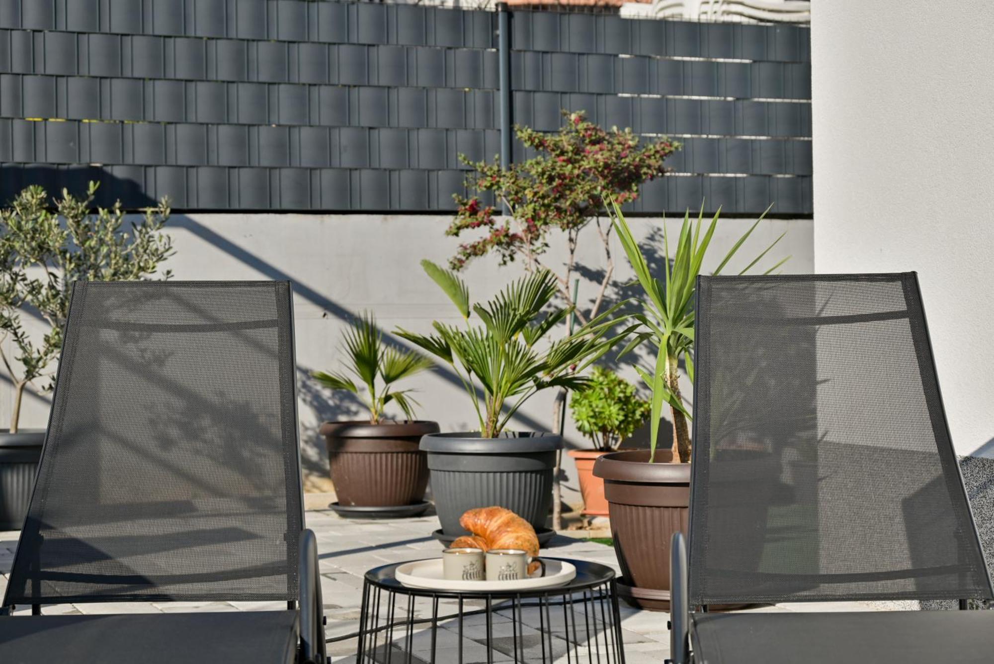 Apartment with 3 bedrooms&jacuzzi on rooftop Trogir Buitenkant foto