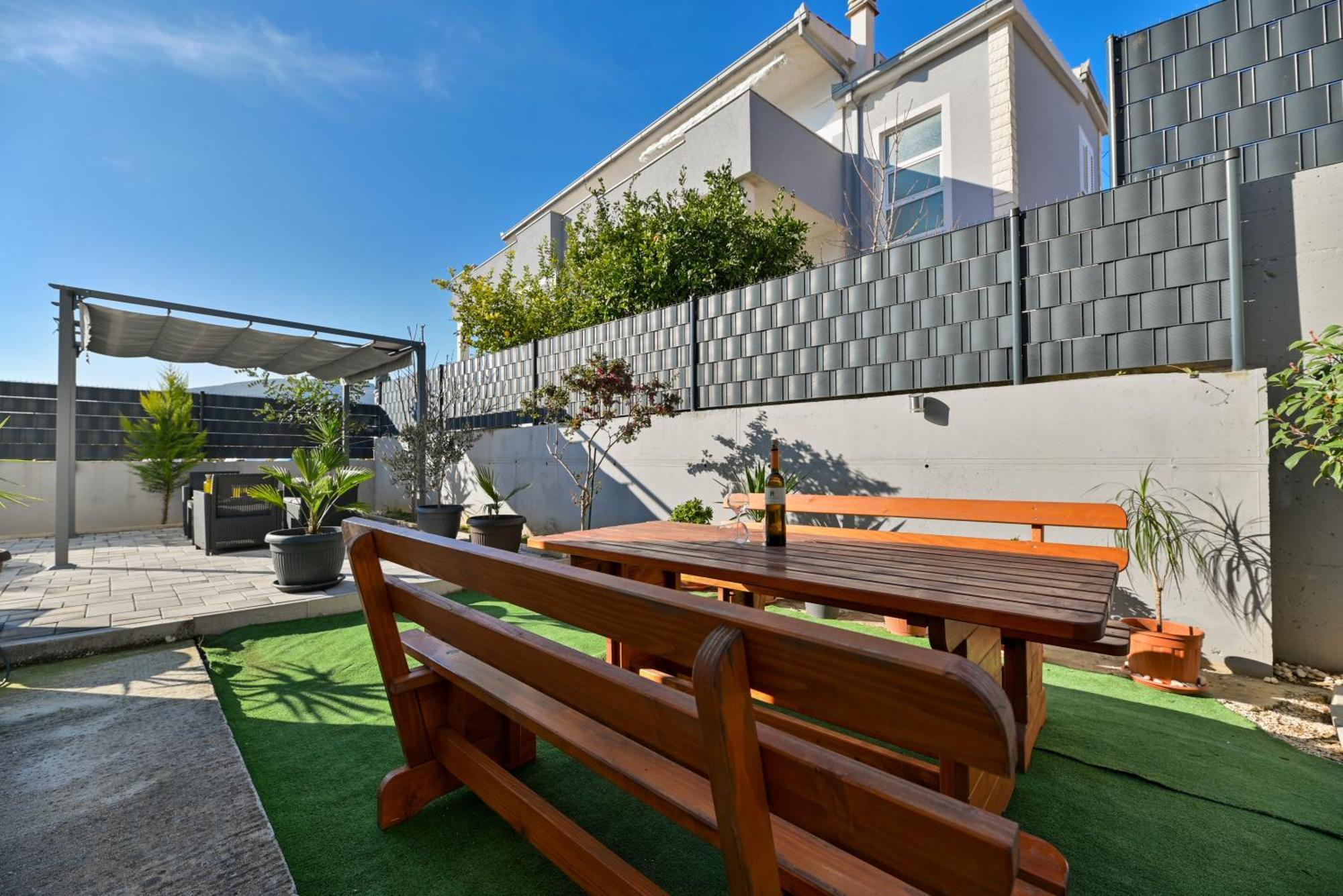 Apartment with 3 bedrooms&jacuzzi on rooftop Trogir Buitenkant foto