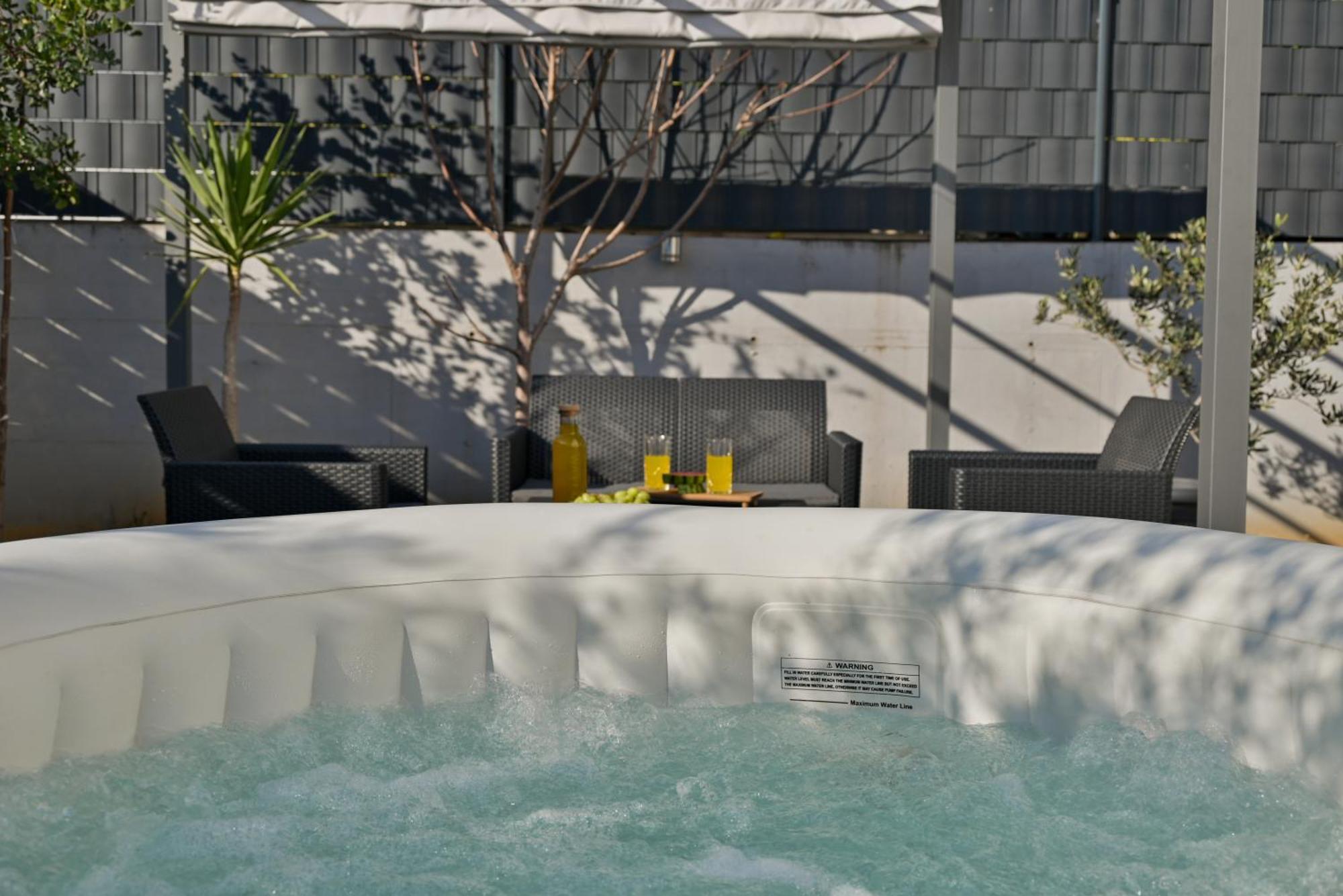 Apartment with 3 bedrooms&jacuzzi on rooftop Trogir Buitenkant foto