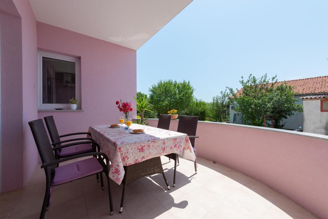 Apartment with 3 bedrooms&jacuzzi on rooftop Trogir Buitenkant foto