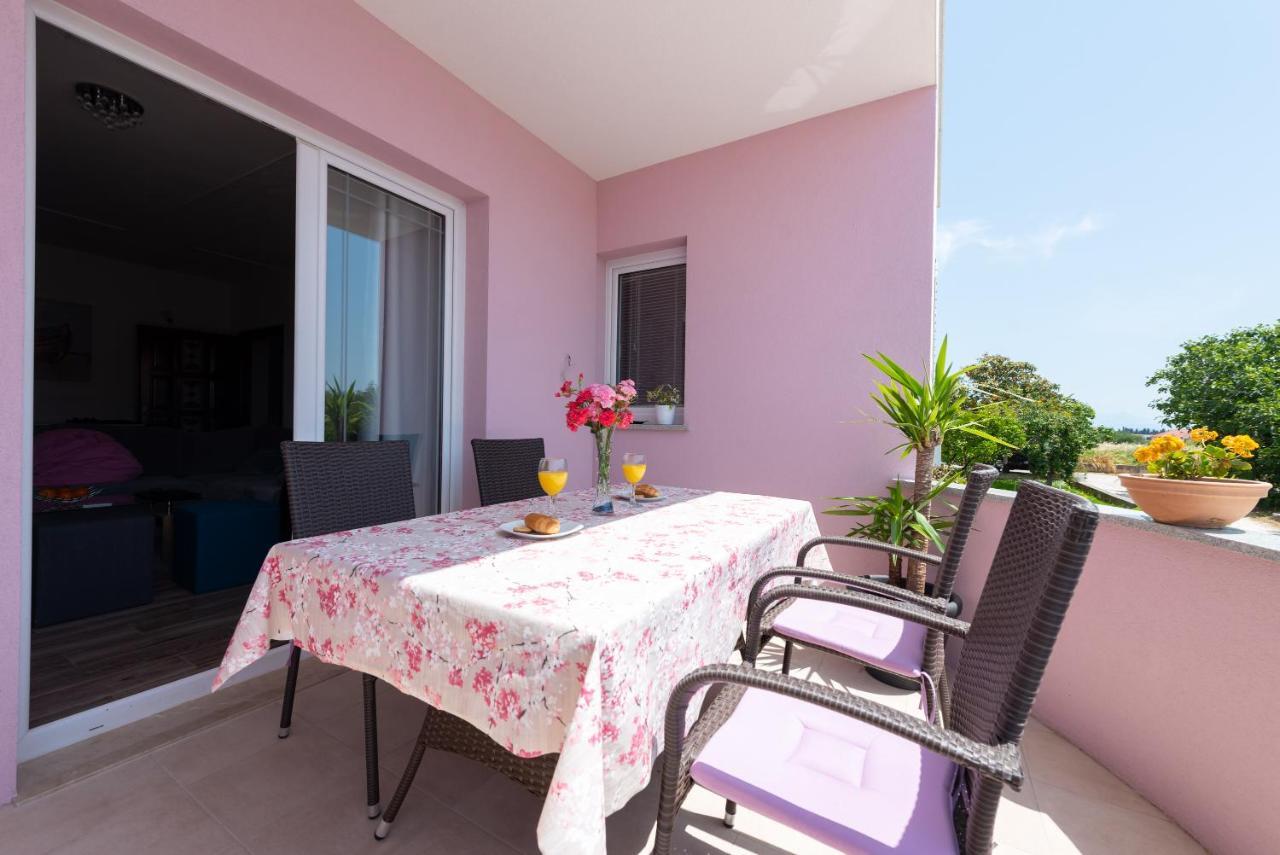 Apartment with 3 bedrooms&jacuzzi on rooftop Trogir Buitenkant foto