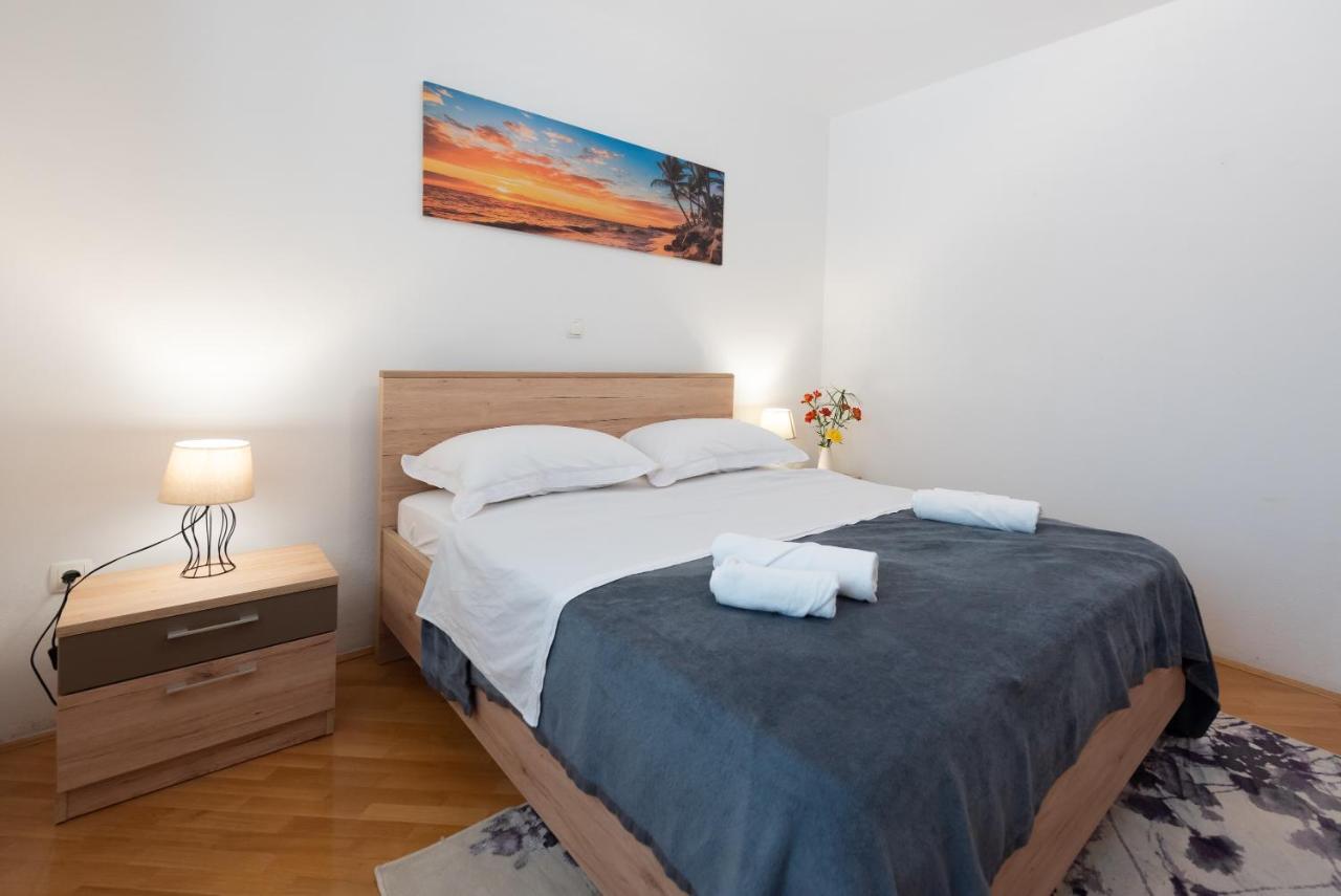 Apartment with 3 bedrooms&jacuzzi on rooftop Trogir Buitenkant foto